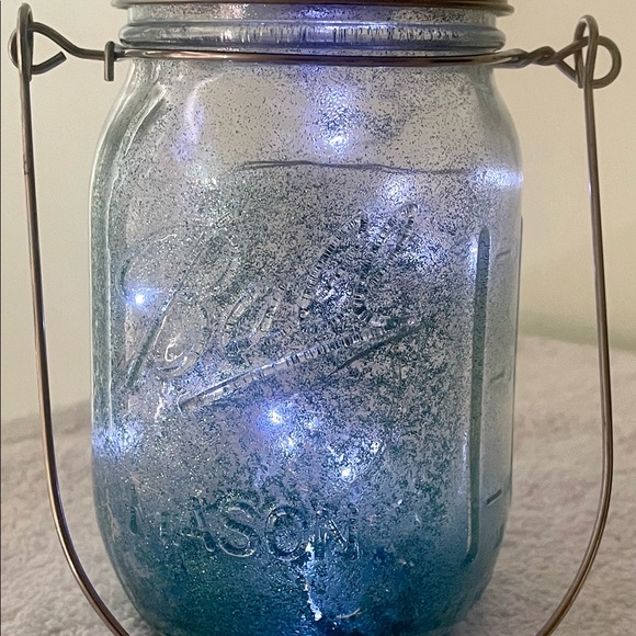 COLLECTION of BALL-JAR LIGHT + FLAMELESS/FLICKERING VOTIVE CANDLE… - Picture 3 of 12